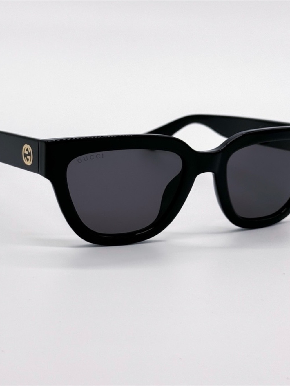 GUCCI GG1578S 001 Sunglasses Black Frame Grey Lenses 54mm